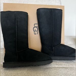 Classic Tall II Ugg Boots Women’s size 8 NEW!